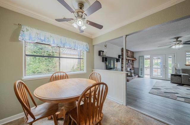 260 Paul Avenue, Salinas CA: https://media.crmls.org/mediaz/b25a1e16-9923-4aa5-8480-4e0f2a2eb98b.jpg