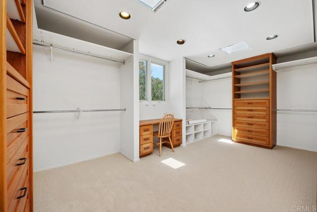 16139 Rambla De Las Flores, Rancho Santa Fe CA: https://media.crmls.org/mediaz/b25b048b-8903-445a-b006-6ac4fb71f96a.jpg
