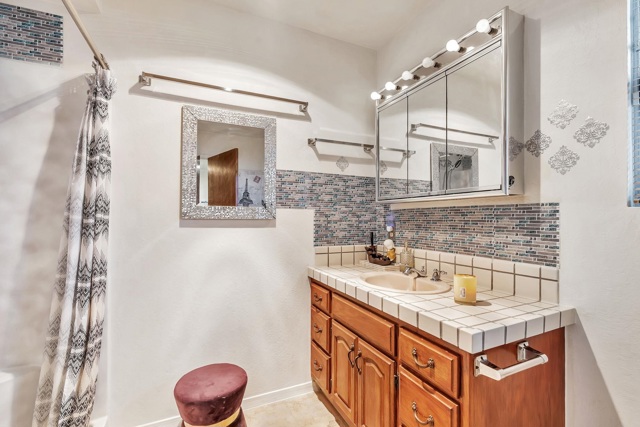 71 Taylor Pl, Bethel Island CA: https://media.crmls.org/mediaz/b25bb23c-c55a-459e-93ea-51a98e187008.jpg