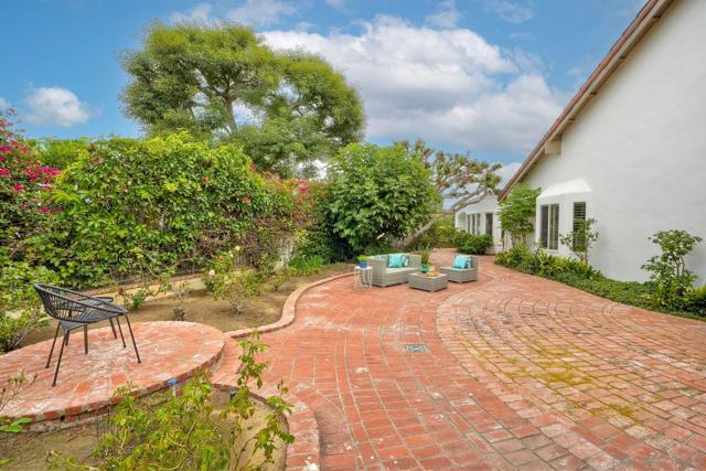 5002 Mycenae Way, Oceanside CA: https://media.crmls.org/mediaz/b25be950-53f8-4419-b722-dbba6b691092.jpg