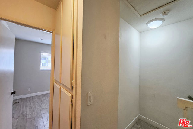 18130 Oxnard Street, Tarzana CA: https://media.crmls.org/mediaz/b25c6585-18a9-4131-97c6-009d28cf3542.jpg