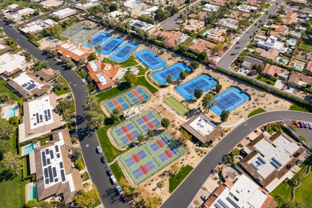 9 Wake Forest Court, Rancho Mirage CA: https://media.crmls.org/mediaz/b25cef94-6af8-43d6-8618-8bdcfcaa2504.jpg