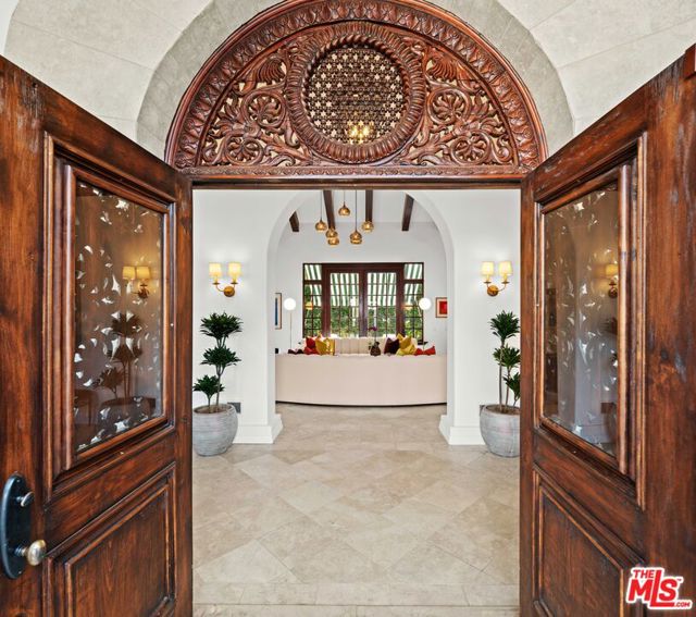 2347 E Valley Road, Santa Barbara CA: https://media.crmls.org/mediaz/b25d4986-9c36-47fb-b798-bc5c810deae8.jpg