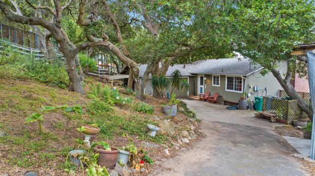 37 Vista Drive, Salinas CA: https://media.crmls.org/mediaz/b25d67b3-7293-4c92-b2b4-7a719858a291.jpg