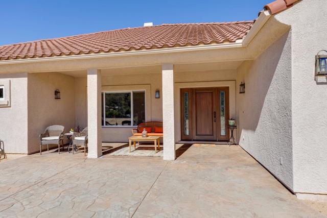 Detail Gallery Image 6 of 60 For 10204 Mount Olympus Valley Rd Rd, Fallbrook,  CA 92028 - 3 Beds | 2/1 Baths