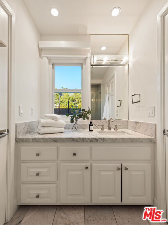 Drew Fenton | 3123 Stone Oak Drive Los Angeles CA | MLS: 7171865