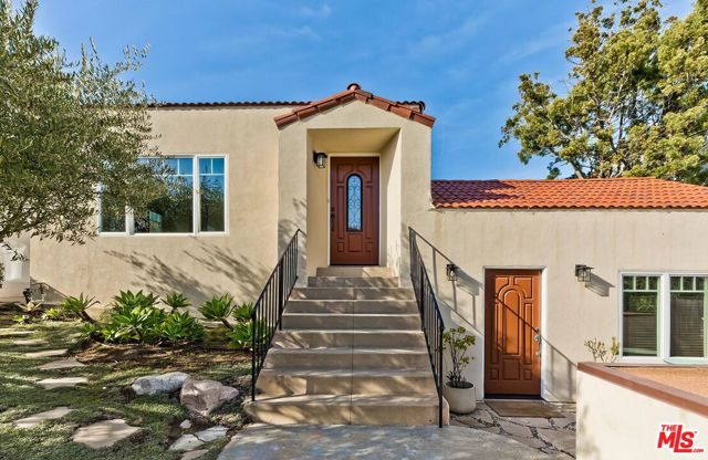 2215 Marine Street photo 4