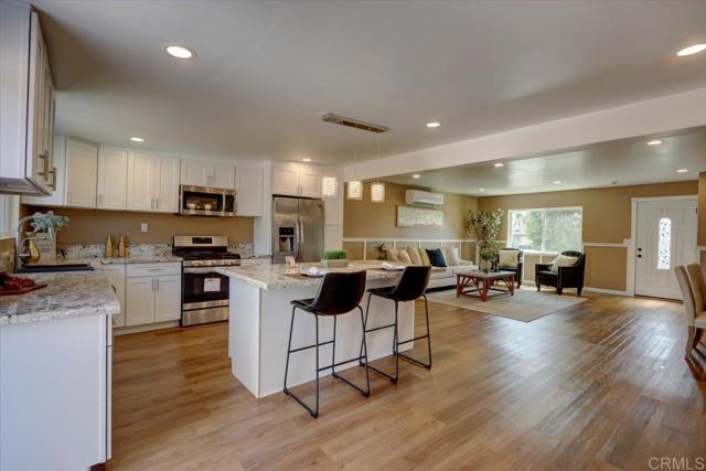 Detail Gallery Image 11 of 70 For 9579 Carlton Hills Blvd, Santee,  CA 92071 - 4 Beds | 2 Baths