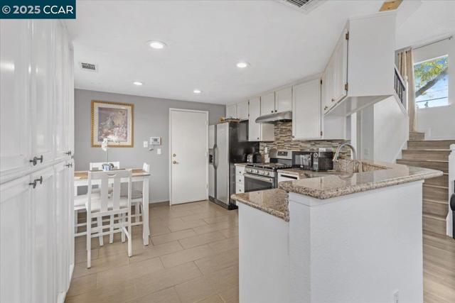 301 Grangnelli Ave, Antioch CA: https://media.crmls.org/mediaz/b2608cca-9717-499c-bd01-bd471584aca4.jpg