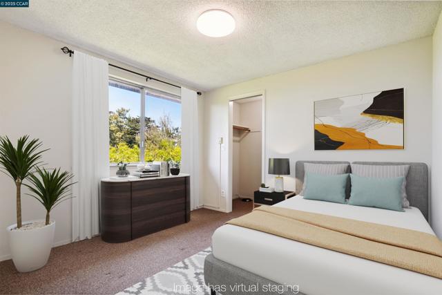 51 Rincon Rd, Kensington CA: https://media.crmls.org/mediaz/b260a909-d2e3-4a5b-b301-e979c59947d4.jpg