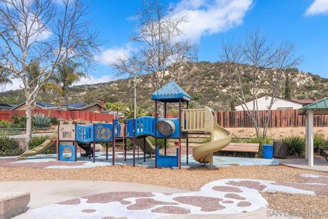 13222 Whitewater Dr, Poway CA: https://media.crmls.org/mediaz/b260c4b0-f0fb-4dc3-977d-60d7cff29e41.jpg