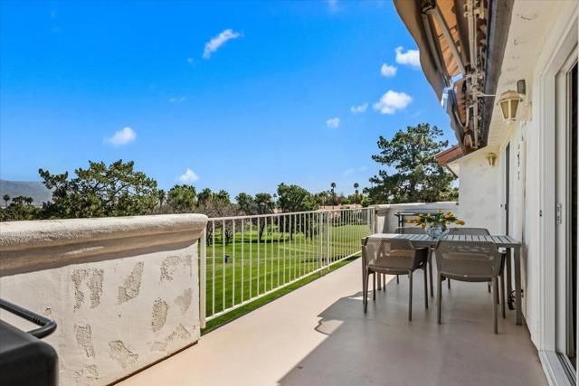 296 Vista Royale E Circle, Palm Desert CA: https://media.crmls.org/mediaz/b2622051-073f-4b9a-88c2-71e91b1effa9.jpg
