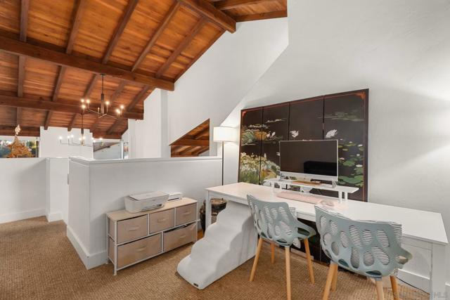 16936 Via de Santa Fe, Rancho Santa Fe CA: https://media.crmls.org/mediaz/b263129f-7c57-47bb-9fee-10f7129b01aa.jpg