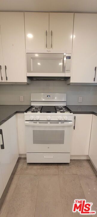 305 Broadway Street, 4 photo 17