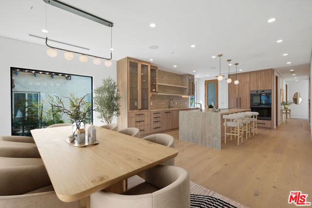 1161 Stearns Drive, Los Angeles CA: https://media.crmls.org/mediaz/b26368d7-d9b2-46c0-8f75-722850996792.jpg