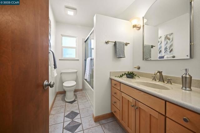 2 Kulani Ln, Pleasant Hill CA: https://media.crmls.org/mediaz/b2643753-00e8-4c88-84f3-9b9670fea9af.jpg