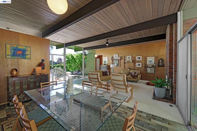 5354 Greenridge Rd, Castro Valley CA: https://media.crmls.org/mediaz/b264a734-feaa-436a-a78c-830c96e13945.jpg