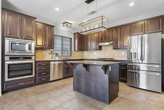 41153 Danforth Court, Indio CA: https://media.crmls.org/mediaz/b264fc2d-0397-4bc5-a2e2-e4594cbf82ba.jpg