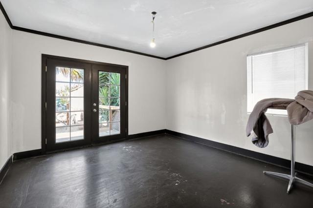 7000 Arthur Street, Oakland CA: https://media.crmls.org/mediaz/b26567fd-6d01-4597-9ccc-5be7f3f2d1ca.jpg