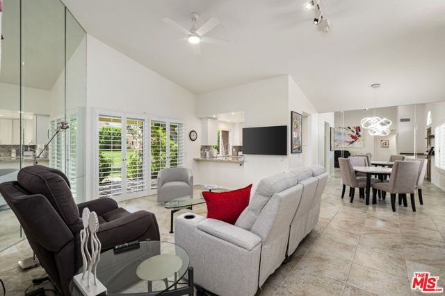 69385 Avenida De Las Montanas, Cathedral City CA: https://media.crmls.org/mediaz/b2663cdf-fe96-4a53-b5d0-3cf10b02162a.jpg