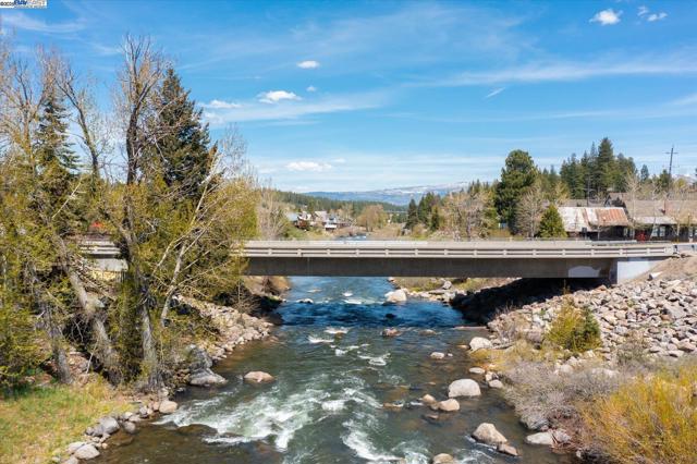 10023 S River Street, Truckee CA: https://media.crmls.org/mediaz/b2664b52-a495-4d1f-8f1c-e2faf8e74144.jpg
