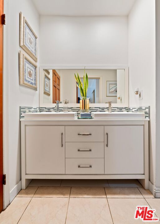 1747 N Avenue 46, Los Angeles CA: https://media.crmls.org/mediaz/b2670acd-886b-4390-ab29-0aa2054b9087.jpg