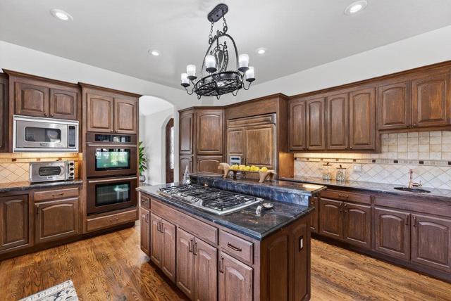 12315 Harding Avenue, San Martin CA: https://media.crmls.org/mediaz/b267408e-fd9e-4929-a8ea-484522ce03bf.jpg