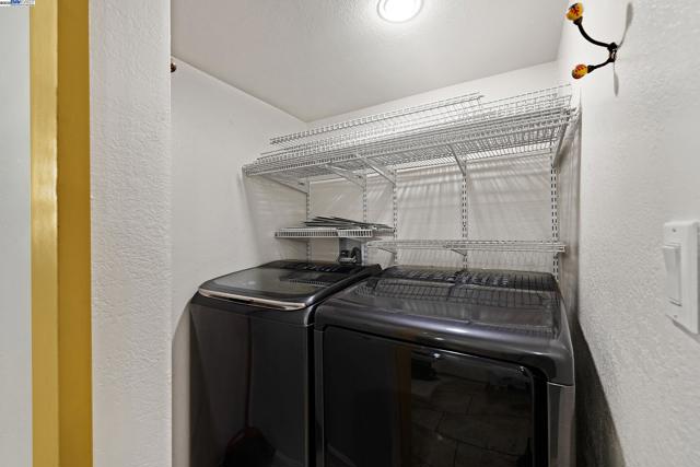 4955 Swindon Pl, Newark CA: https://media.crmls.org/mediaz/b2674532-d5f3-485d-a0a3-25aff35eb3c0.jpg