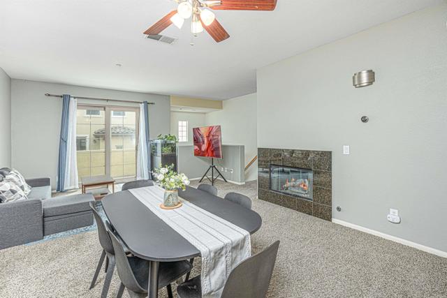 Detail Gallery Image 8 of 42 For 1291 Blue Jean Way #3,  Chula Vista,  CA 91913 - 2 Beds | 2/1 Baths