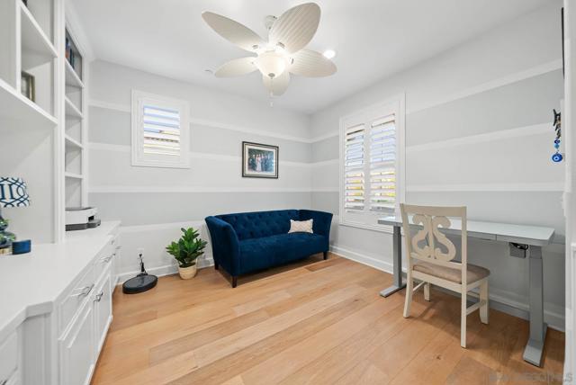 542 Adobe Estates Dr, Vista CA: https://media.crmls.org/mediaz/b267be67-2309-4b8f-b8e1-16daacfb3261.jpg