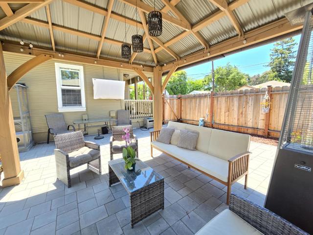 38 Monterey Street, San Juan Bautista CA: https://media.crmls.org/mediaz/b2685530-5f0a-4635-bdd8-2395ec3a941c.jpg