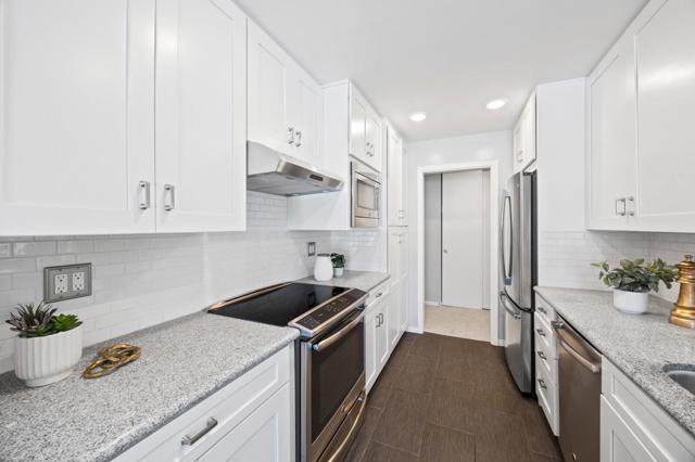 1456 San Carlos Avenue, San Carlos CA: https://media.crmls.org/mediaz/b268688d-66e3-45ce-ad84-4cedd328622f.jpg