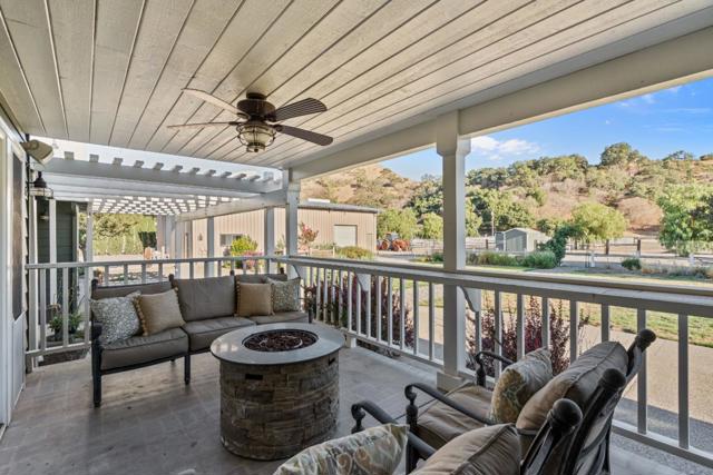 6840 Southside Road, Hollister CA: https://media.crmls.org/mediaz/b26891c0-ce66-4563-b8e6-aa7e5d164f5c.jpg