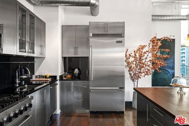 849 S Broadway, Los Angeles CA: https://media.crmls.org/mediaz/b2696797-b059-4227-ab81-ba0df24c82e5.jpg