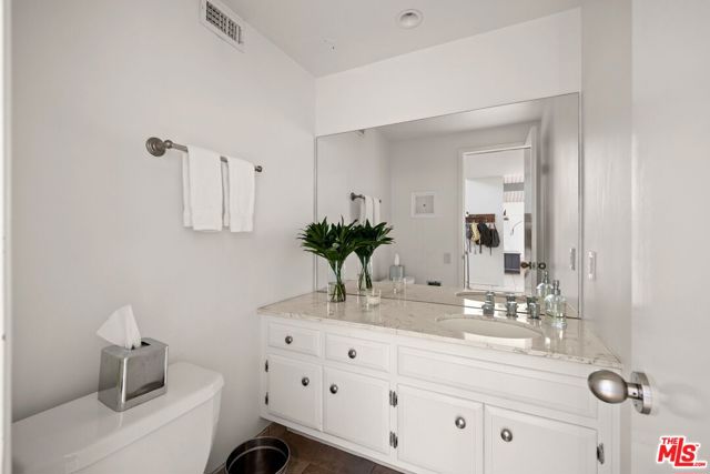 2318 Cheryl Place, Los Angeles CA: https://media.crmls.org/mediaz/b269f732-bfb2-45a1-a193-0580adf26023.jpg