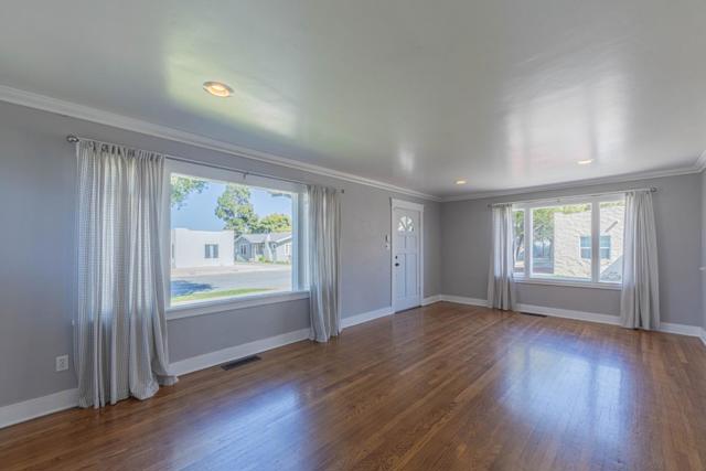 116 Oak Street, Salinas CA: https://media.crmls.org/mediaz/b269f9e1-5557-4745-aeff-3e413ce002e1.jpg