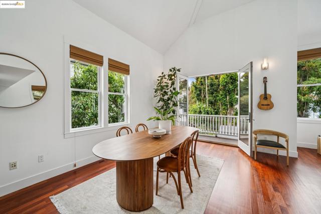 2104 6Th St, Berkeley CA: https://media.crmls.org/mediaz/b26ac18b-17a7-47b8-96eb-90224821e7ef.jpg
