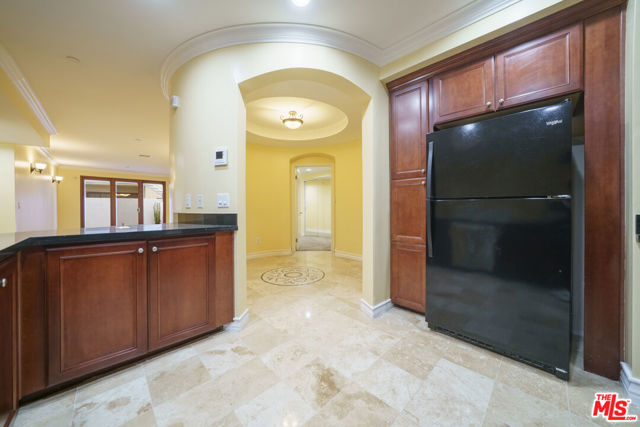 122 N Clark Drive, West Hollywood CA: https://media.crmls.org/mediaz/b26bdd85-e260-470e-ac49-cd12ffab9cd1.jpg