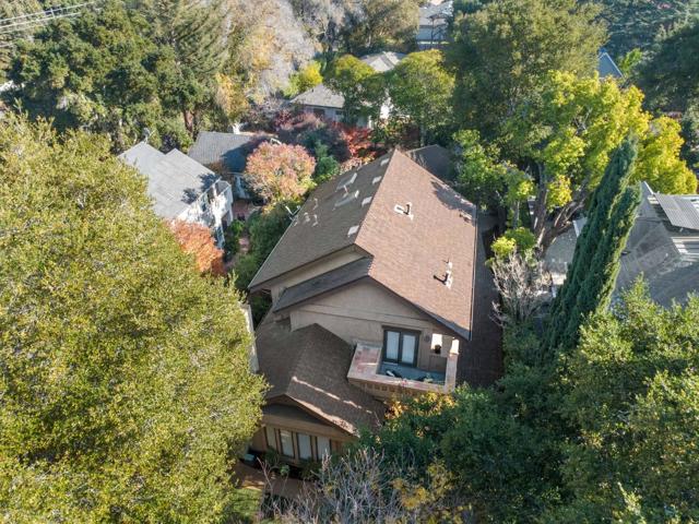 90 Walnut Avenue, Atherton CA: https://media.crmls.org/mediaz/b26c3ac2-78ed-4478-a503-e3aaefe92fe1.jpg