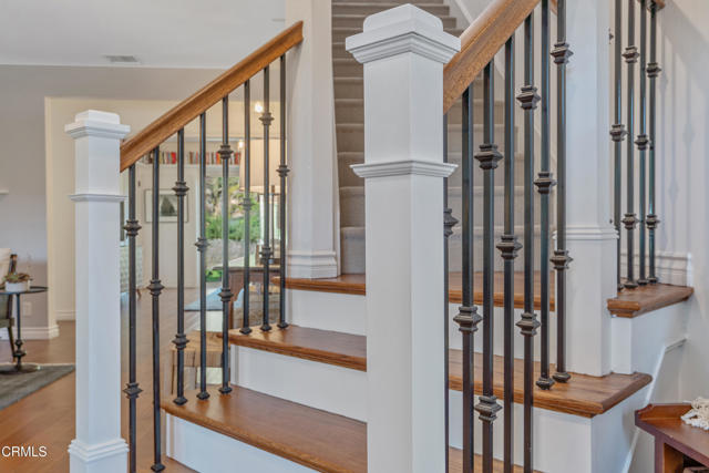 519 Paulette Place, La Canada Flintridge CA: https://media.crmls.org/mediaz/b26c986b-6fb8-4afe-89f3-1b21db7e906c.jpg
