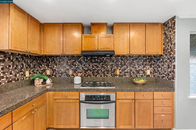 110 Mars Ct, Pittsburg CA: https://media.crmls.org/mediaz/b26cf121-2b0c-44bf-883f-d5dc5c30e1d8.jpg