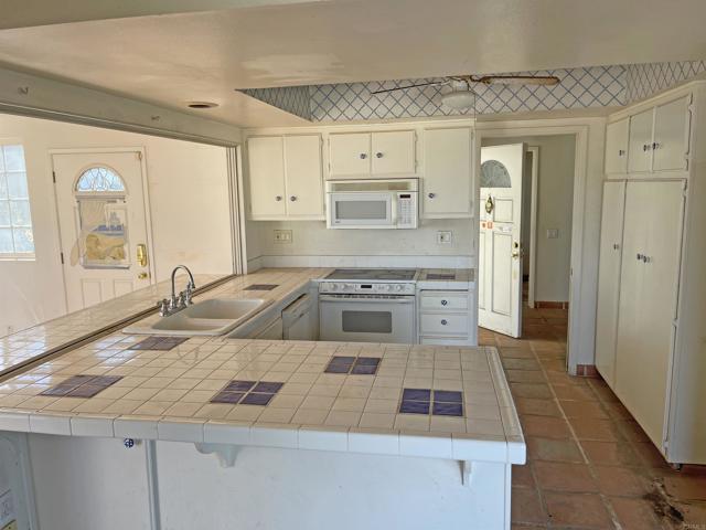 Detail Gallery Image 17 of 44 For 3808 Vista Campana #22,  Oceanside,  CA 92057 - 1 Beds | 1 Baths