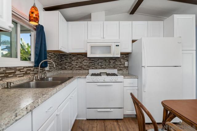 1549 N Vulcan Ave, Encinitas CA: https://media.crmls.org/mediaz/b26d57fc-83f8-4a22-805e-a6213562b213.jpg