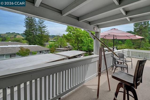 1301 Leisure Ln, Walnut Creek CA: https://media.crmls.org/mediaz/b26e6ceb-c642-45dc-b720-e78a161bac07.jpg