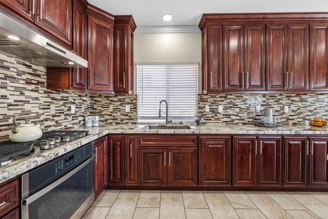 858 Via Barquero, San Marcos CA: https://media.crmls.org/mediaz/b26ec16d-dc5d-45c8-a19c-7c2d2475cede.jpg