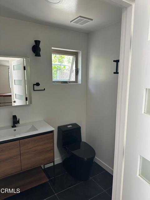 530 1/2 Thompson Drive, Pasadena CA: https://media.crmls.org/mediaz/b26ed4cd-658f-4547-b769-92b6b6253d6b.jpg