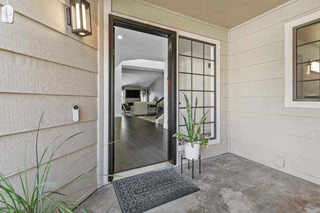 Detail Gallery Image 5 of 48 For 1922 Spyglass Cir, Vista,  CA 92081 - 4 Beds | 2/1 Baths