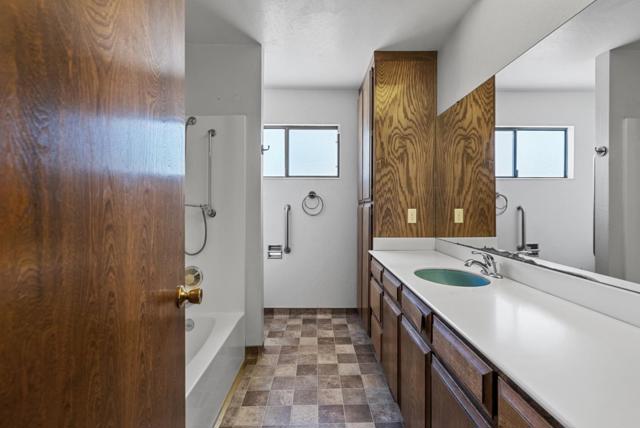 307 Mansfield Road, Hollister CA: https://media.crmls.org/mediaz/b26ef7ba-6313-4fd1-869c-d00a8f8c8862.jpg