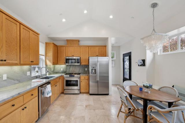 484 Poplar Street, Half Moon Bay CA: https://media.crmls.org/mediaz/b26fd886-0a2a-4cc4-a25e-ccf3140a3607.jpg