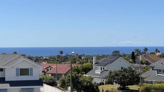 1216 Molara Ln, Encinitas CA: https://media.crmls.org/mediaz/b26ff517-54de-4f56-953d-9f776d2affe0.jpg
